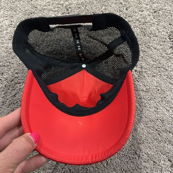 Under Armour red and black hat- adjustable back! Good condition ! - Picture 3 of 4